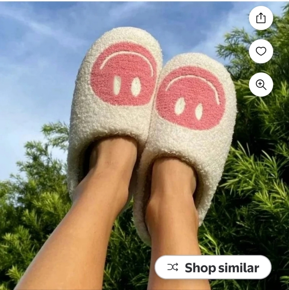 Smiley Face Plush Slippers Retro Soft Size 10 11 12 2 House Shoes Slip On Barbie